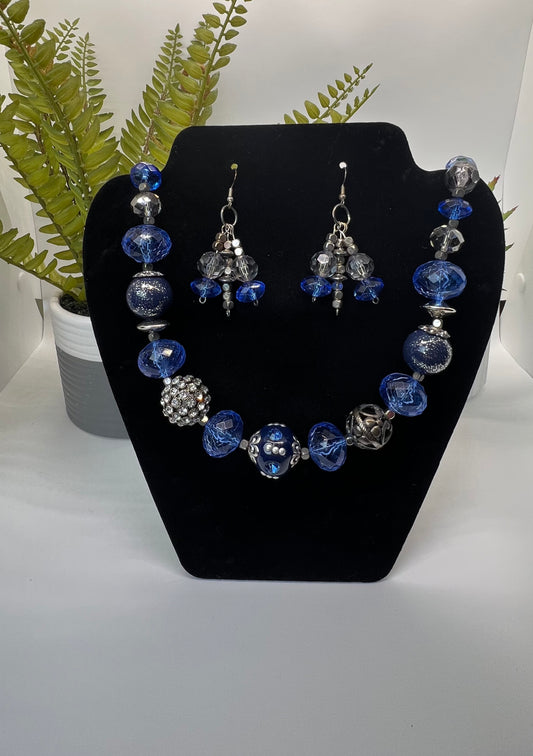 Blue Waters Elegant Necklace with Matching Earrings