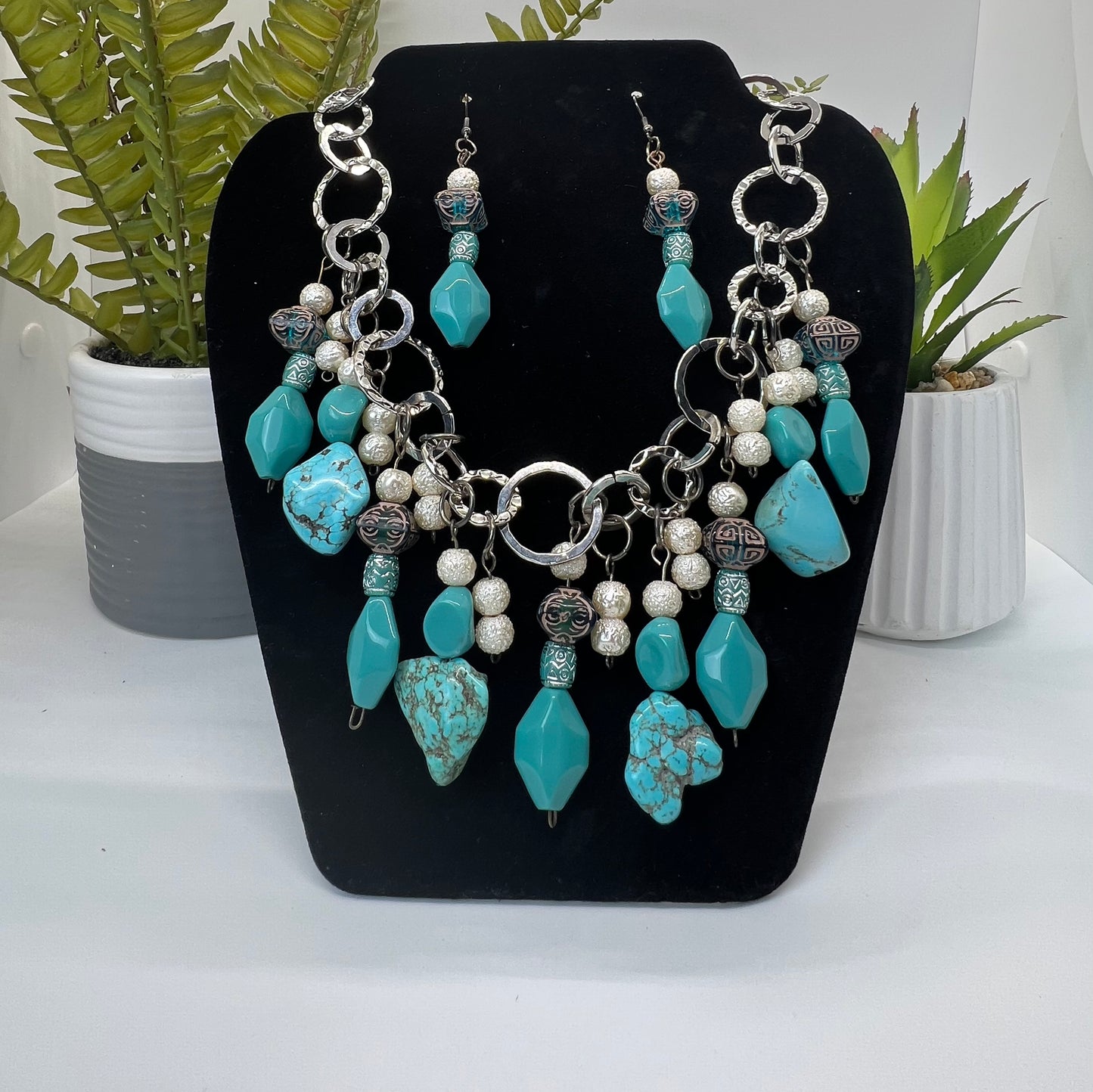 Turquoise Bold Stone Elegant Necklace with Matching Earrings